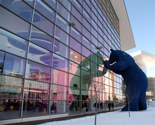 Big Blue Bear - Colorado Convention Center Denver.jpg (64 KB)